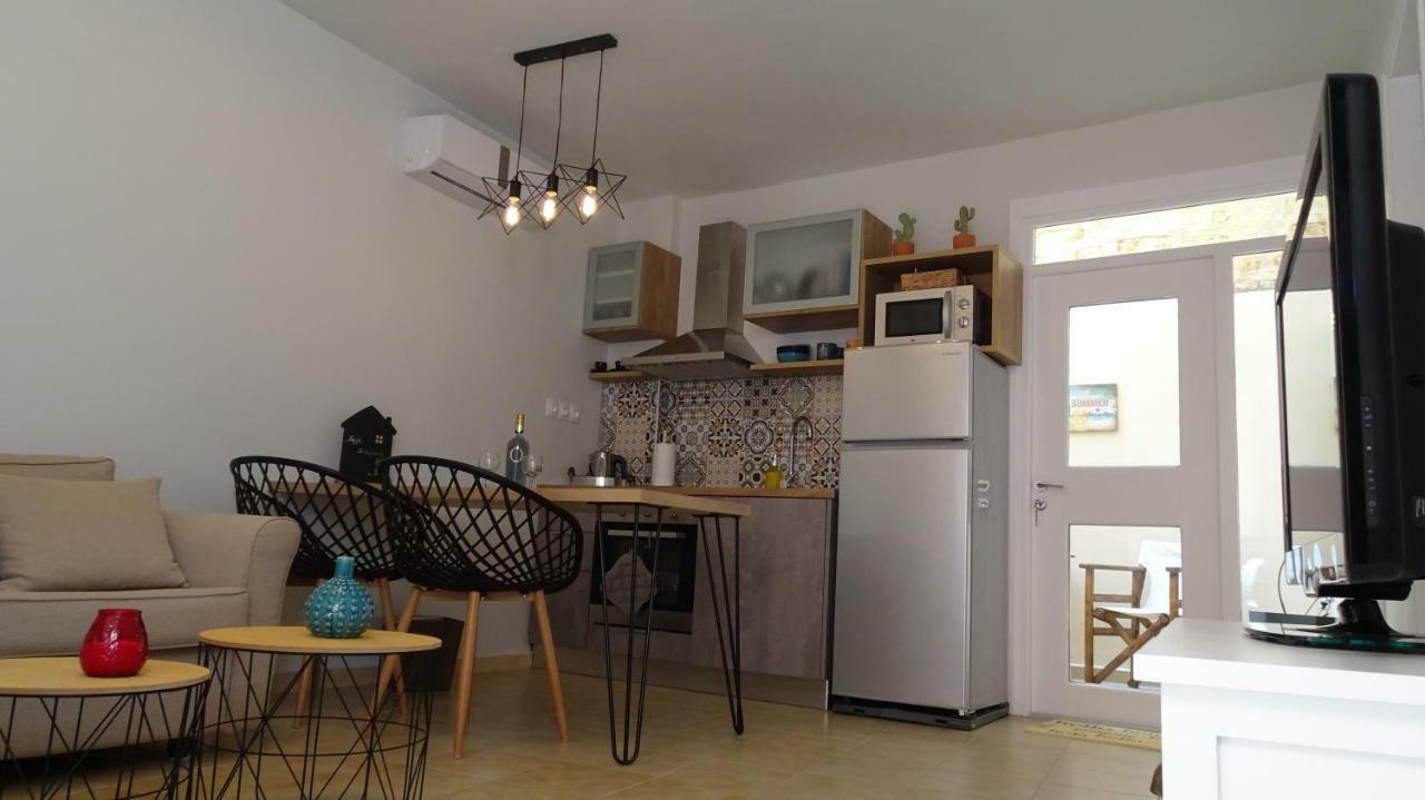 Elegant And Comfortable Apartment In The City Center Ermoupoli Dış mekan fotoğraf
