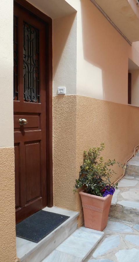 Elegant And Comfortable Apartment In The City Center Ermoupoli Dış mekan fotoğraf