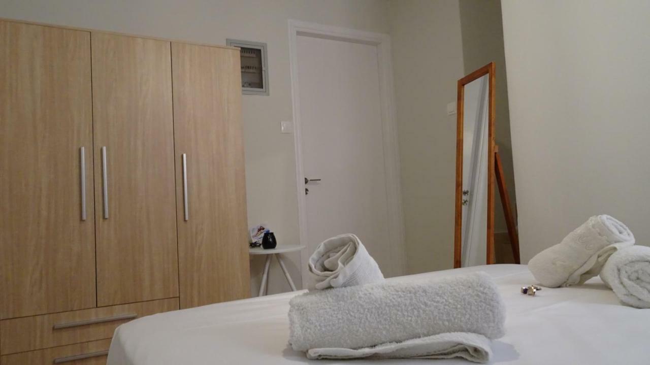 Elegant And Comfortable Apartment In The City Center Ermoupoli Dış mekan fotoğraf